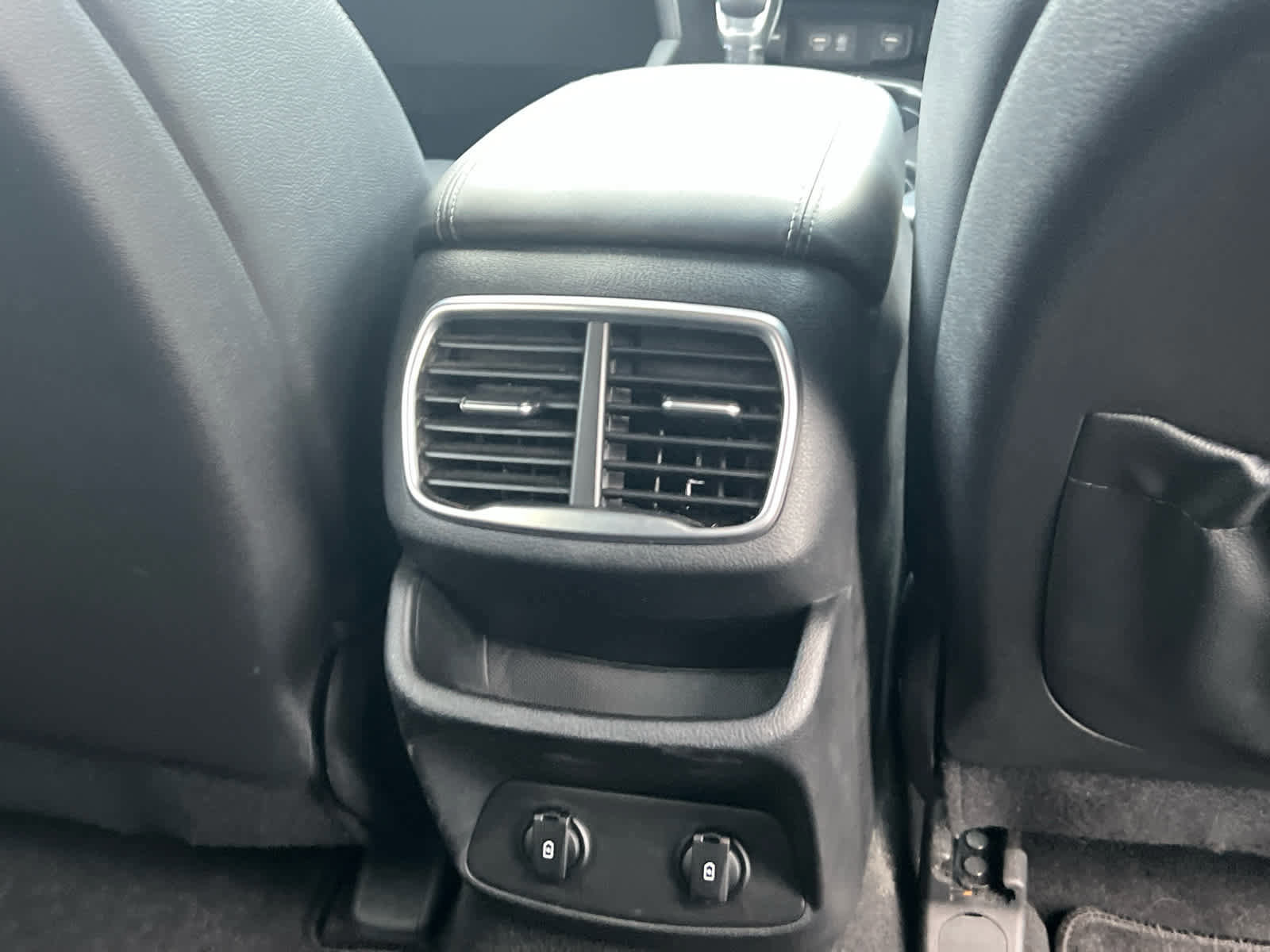 Used 2019 Hyundai Santa Fe Limited w/ Cargo Package image 24