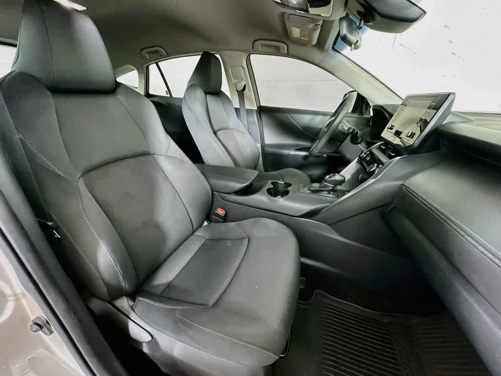 Used 2021 Toyota Venza LE AWD/4WD image 15