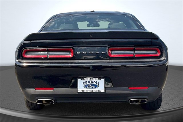 Used 2023 Dodge Challenger SXT image 2