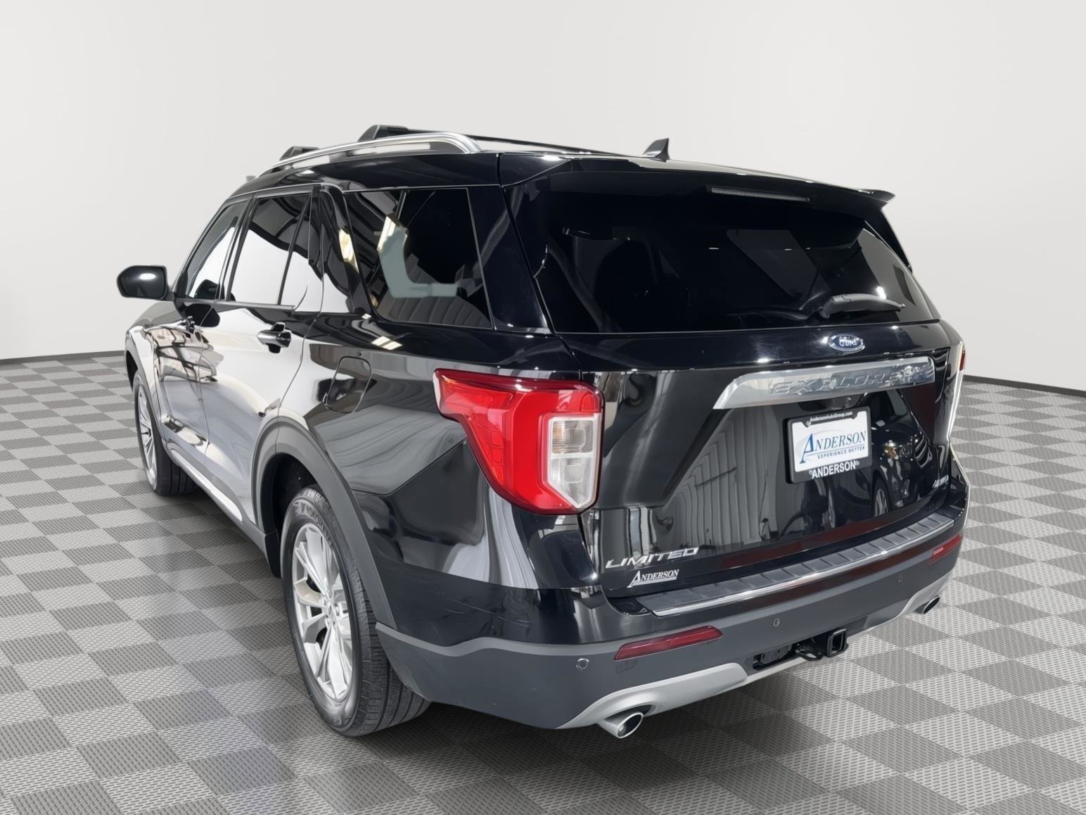 Certified 2022 Ford Explorer Limited w/ Equipment Group 301A AWD/4WD image 9
