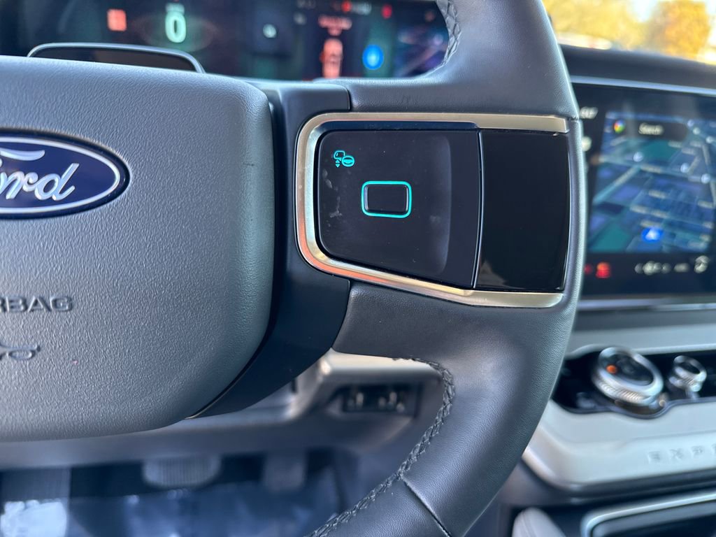 Certified 2025 Ford Expedition Active image 18
