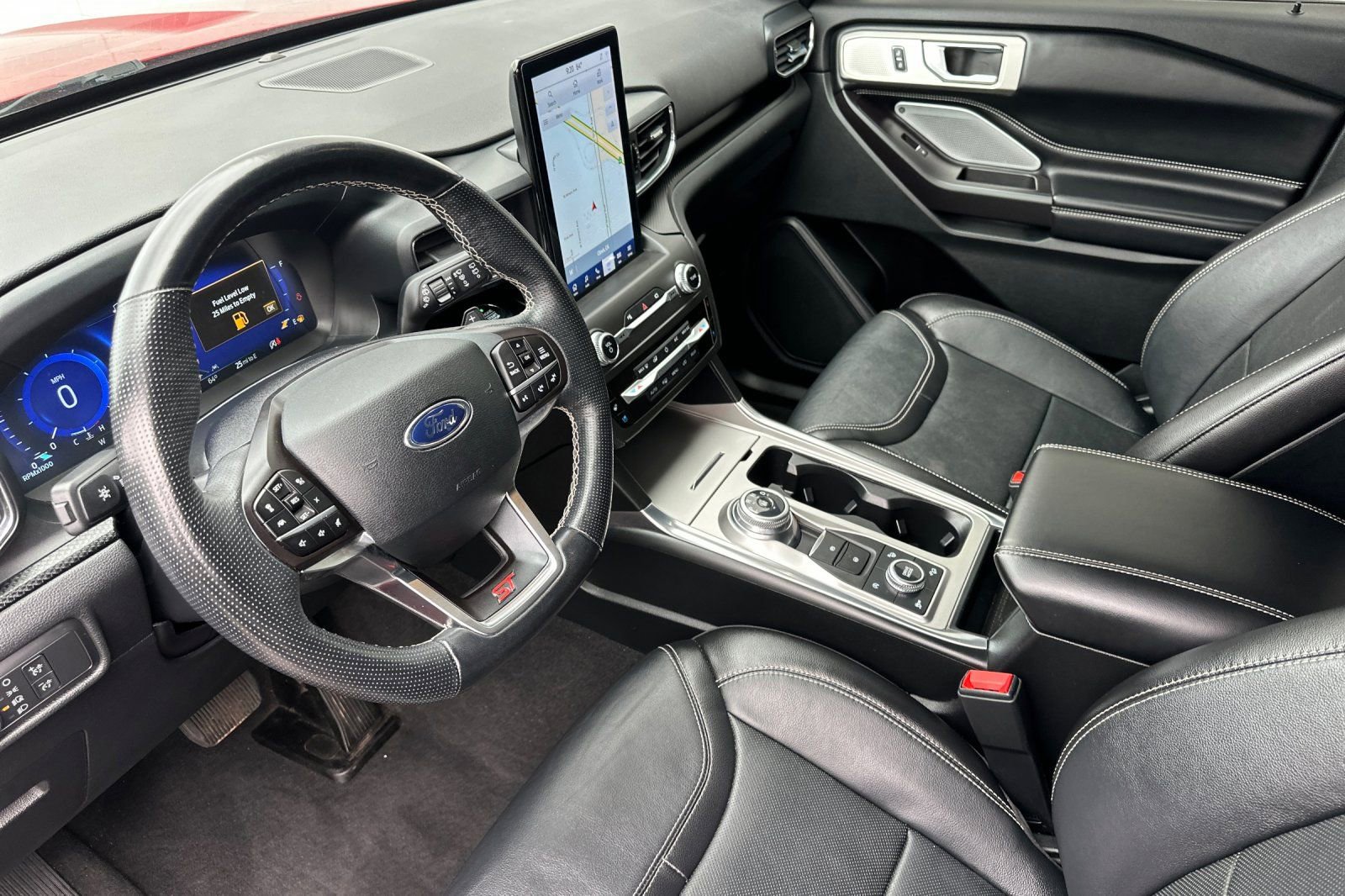 Certified 2020 Ford Explorer ST w/ Premium Technology Package AWD/4WD image 9