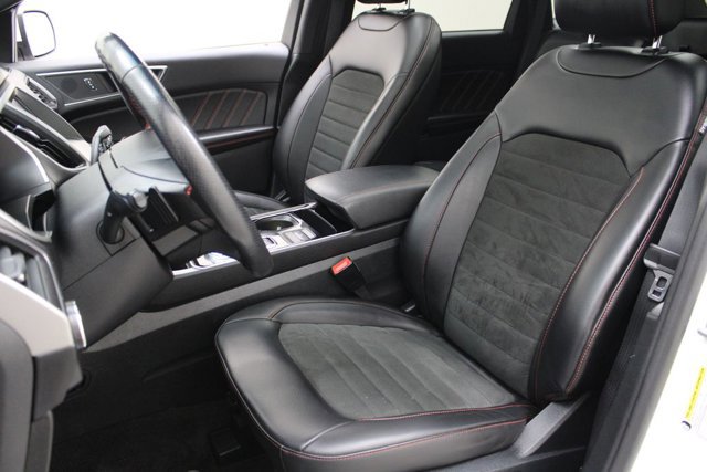Certified 2020 Ford Edge ST-Line w/ Cold Weather Package AWD/4WD image 11