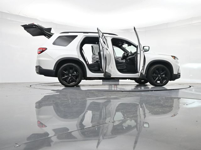 Used 2025 Honda Pilot Black Edition image 56