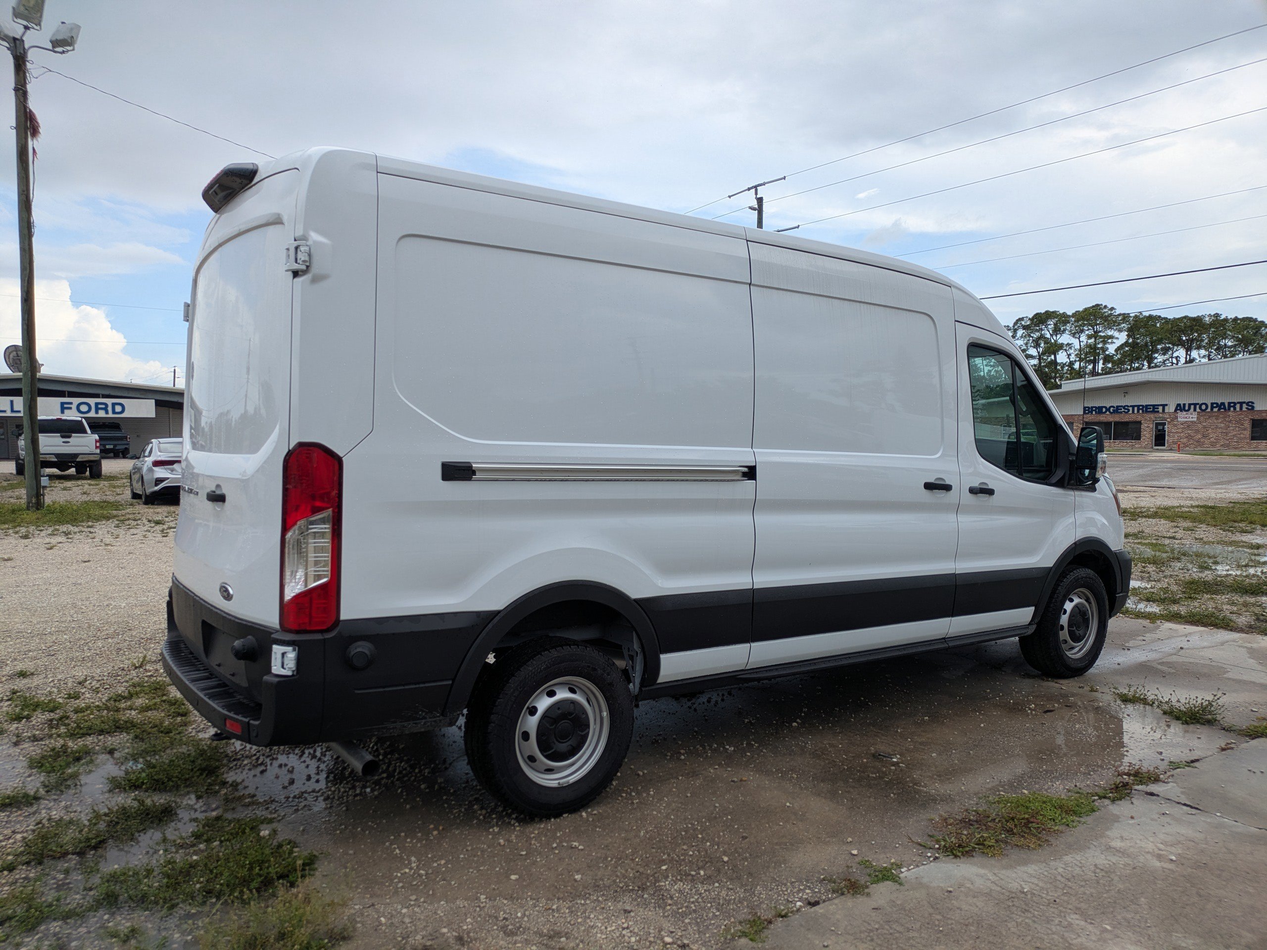 Certified 2024 Ford Transit 250 148 Medium Roof RWD image 4