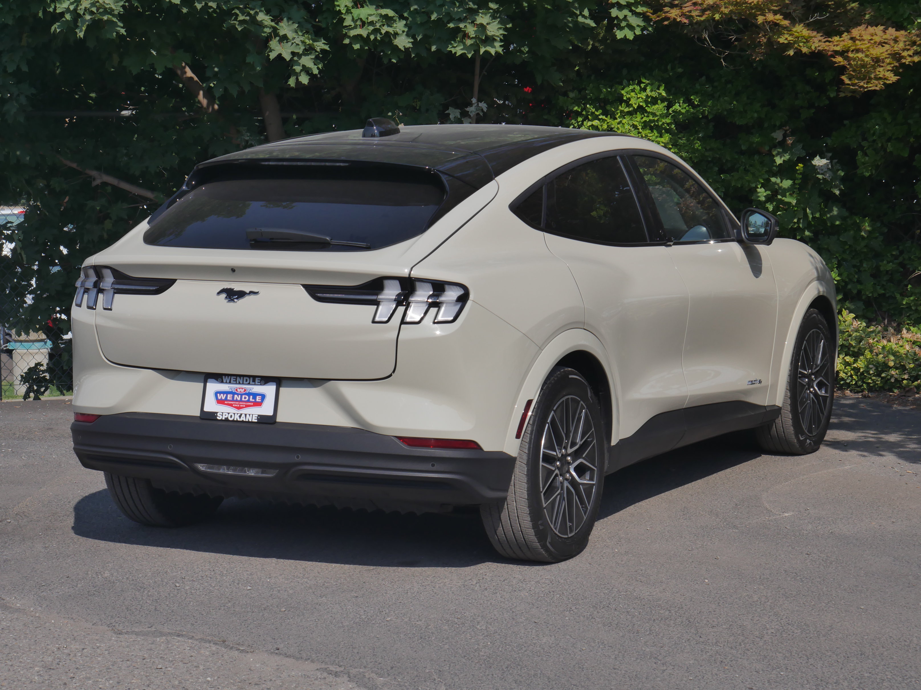 Certified 2025 Ford Mustang Mach-E Premium AWD/4WD image 27