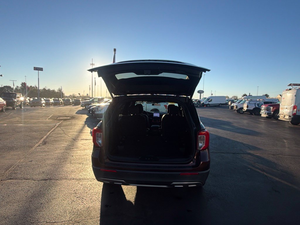 Certified 2020 Ford Explorer XLT w/ Equipment Group 202A AWD/4WD image 50