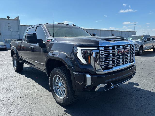 Used 2024 GMC Sierra 2500 Denali w/ Denali Reserve Package AWD/4WD image 3