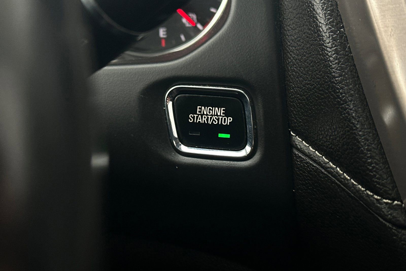 Used 2021 GMC Acadia Denali w/ Denali Technology Package image 26