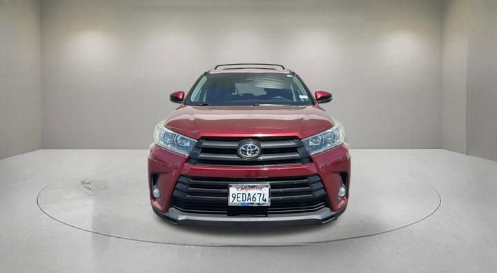 Used 2017 Toyota Highlander SE AWD/4WD image 5