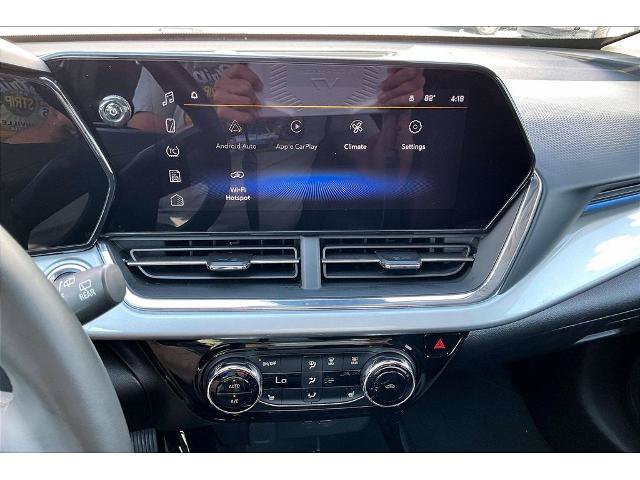 Used 2025 Chevrolet Trax LT w/ LT Convenience Package FWD image 8