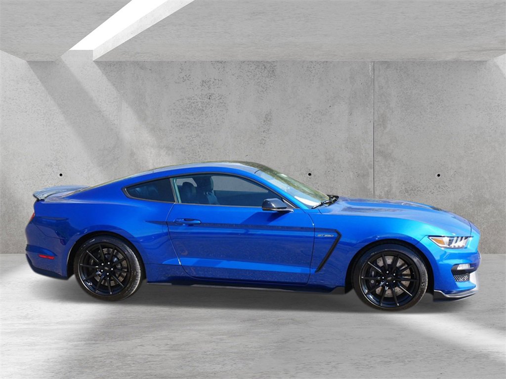 Certified 2017 Ford Mustang Shelby GT350 image 2