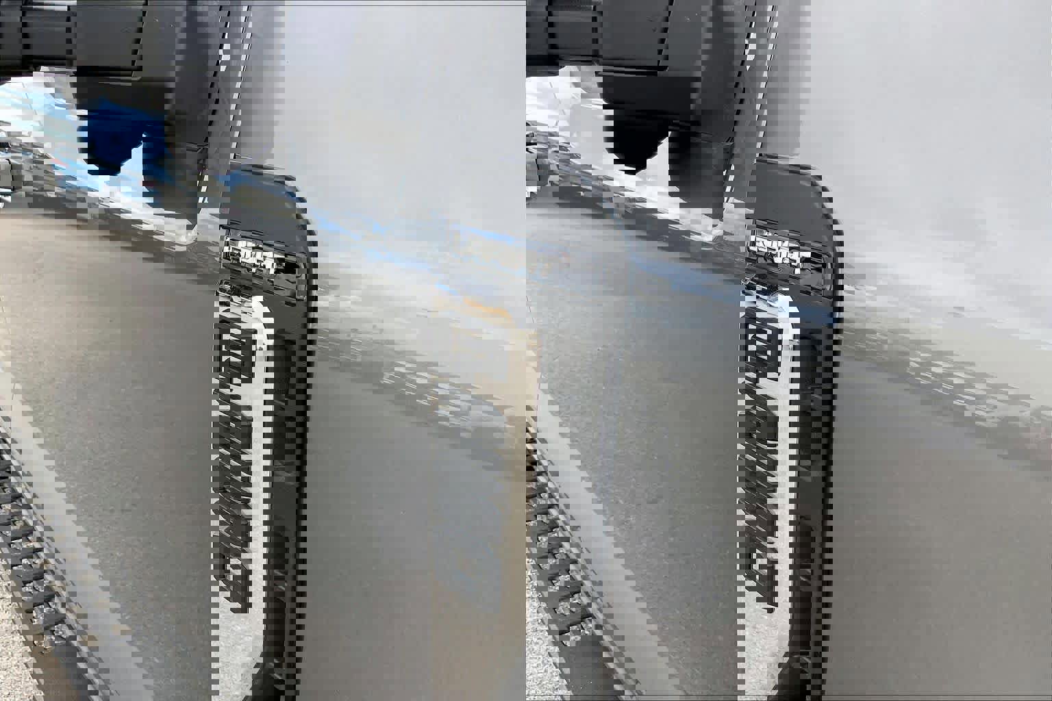 Certified 2025 Ford F250 Lariat w/ Tremor Off-Road Package image 11