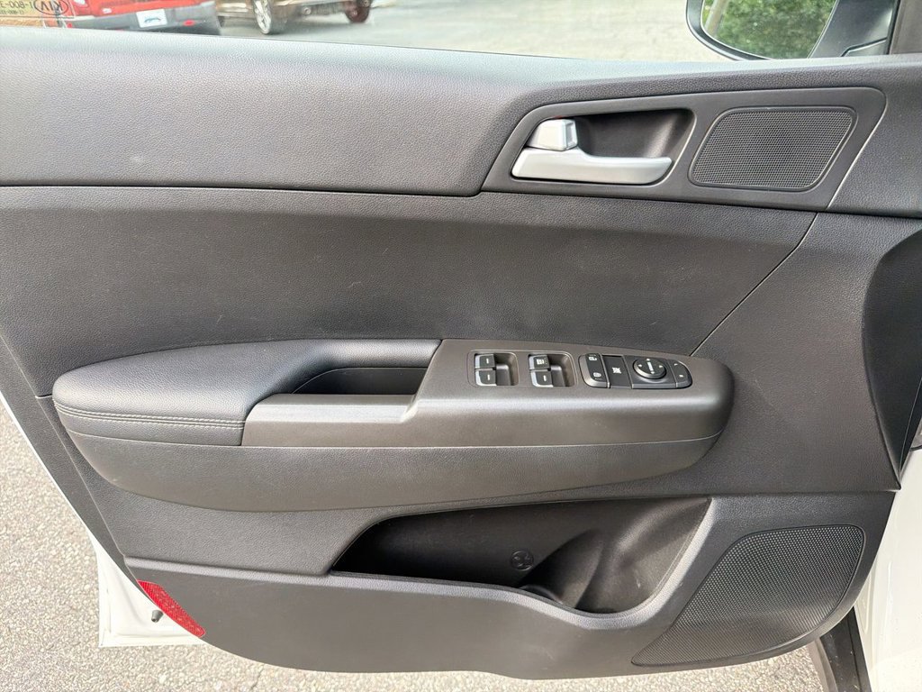 Used 2019 Kia Sportage LX FWD image 19