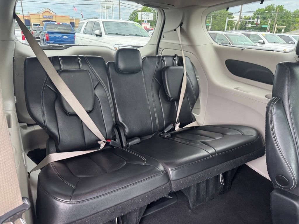 Used 2022 Chrysler Pacifica Touring-L FWD image 20