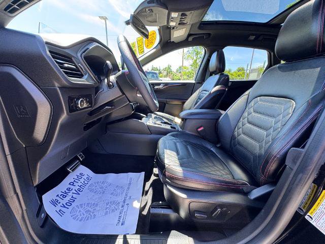 Certified 2023 Ford Escape ST-Line Elite w/ Premium Technology Package AWD/4WD image 10