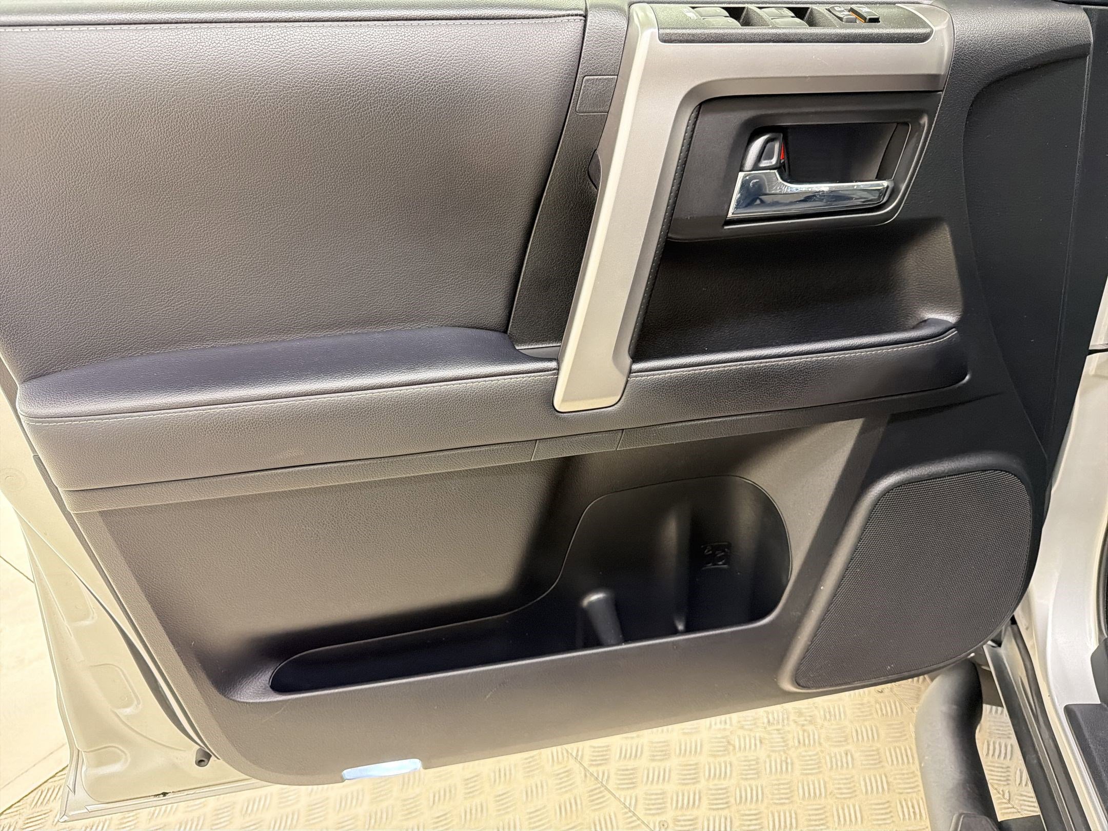 Used 2023 Toyota 4Runner SR5 Premium w/ Moonroof Package RWD image 22