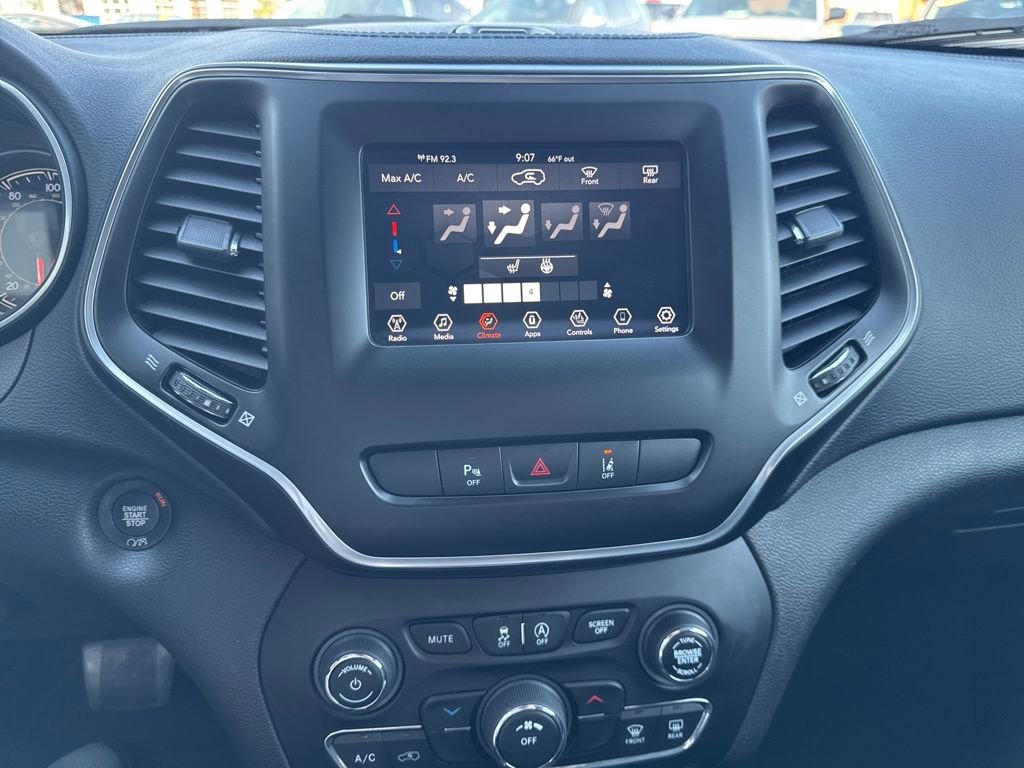 Used 2021 Jeep Cherokee Latitude Lux FWD image 6