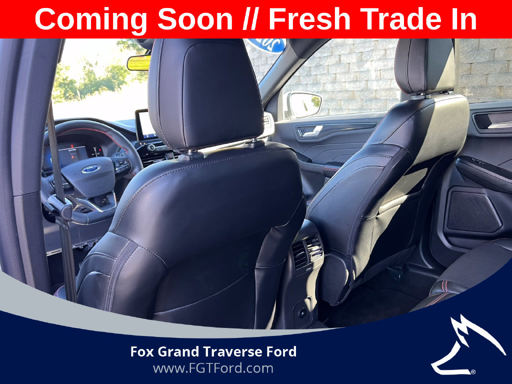 Certified 2025 Ford Escape ST-Line Select AWD/4WD image 32