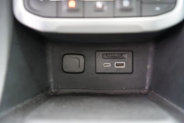 Used 2021 GMC Acadia SLT w/ Technology Package image 18