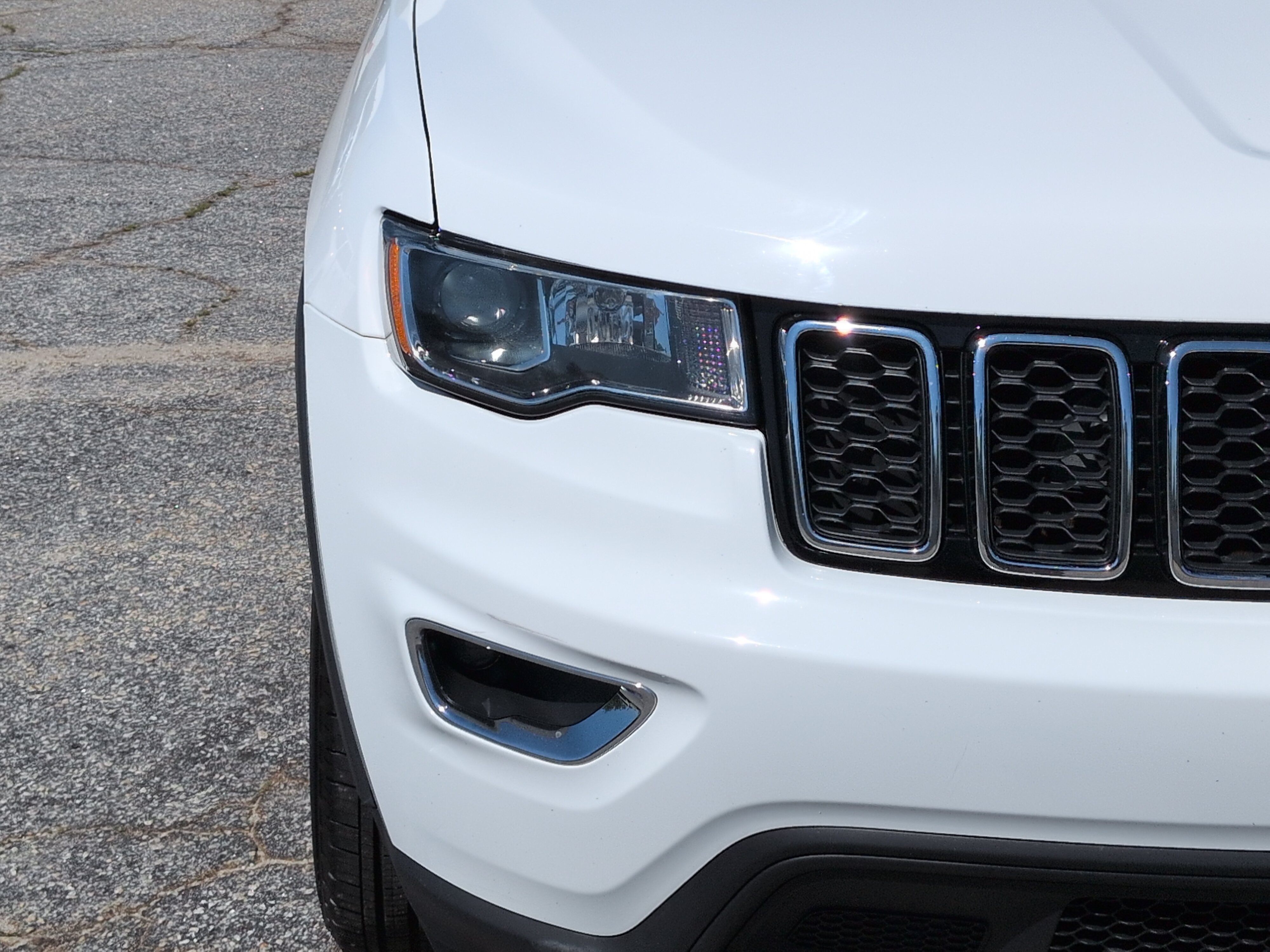Used 2021 Jeep Grand Cherokee Laredo RWD image 8
