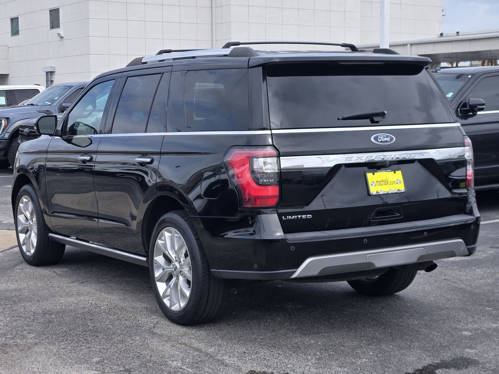 Certified 2018 Ford Expedition Limited w/ Equipment Group 302A AWD/4WD image 5