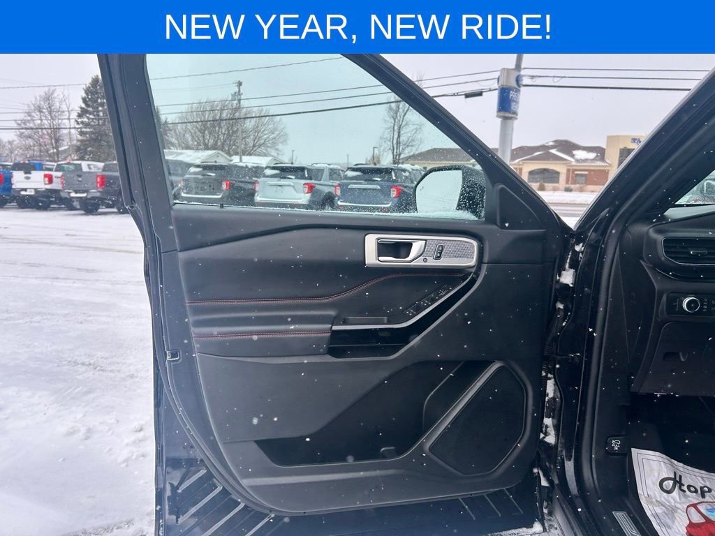 Certified 2022 Ford Explorer ST-Line image 13