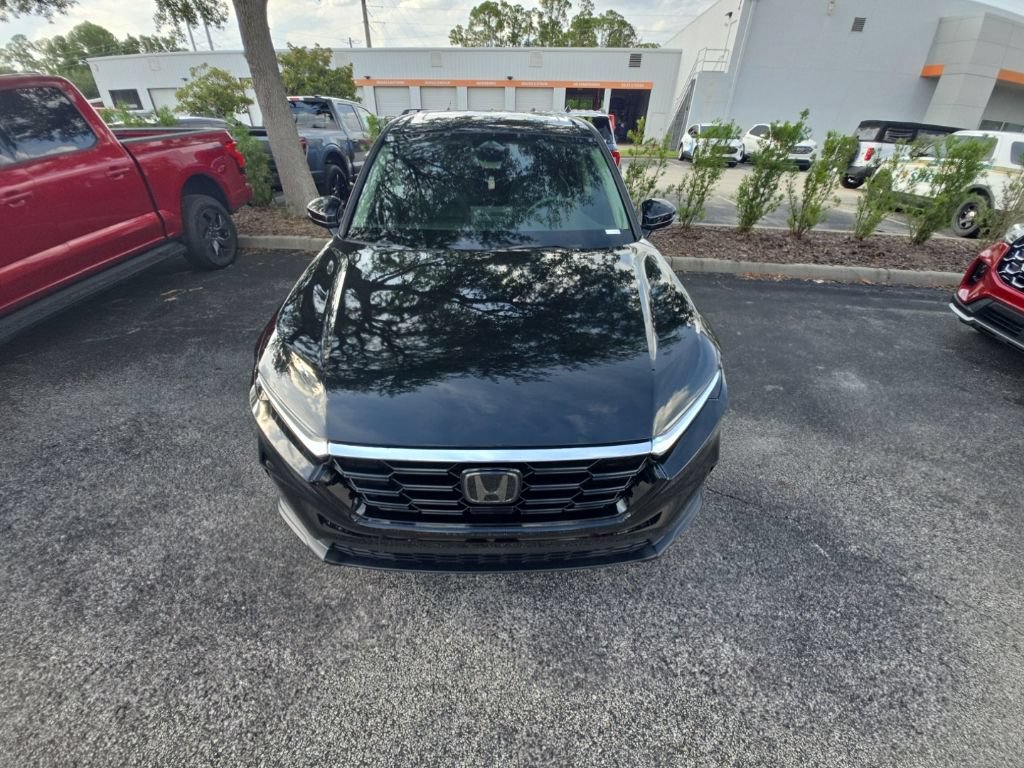 Used 2023 Honda CR-V EX-L image 3