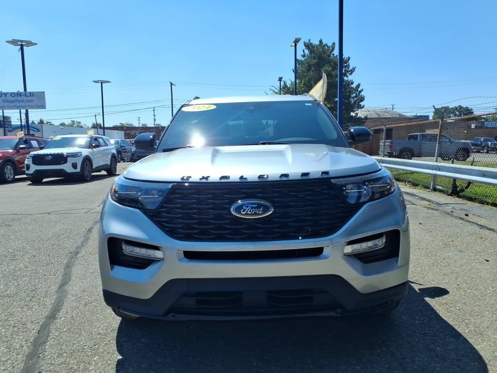 Certified 2024 Ford Explorer ST-Line w/ Class IV Trailer Tow Package AWD/4WD image 3