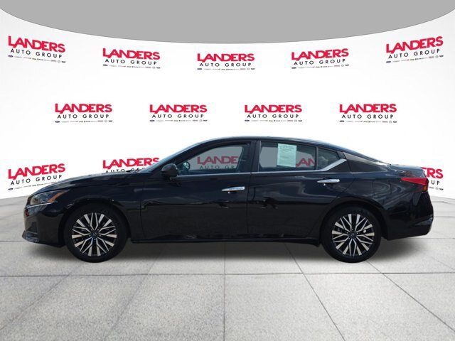 Used 2025 Nissan Altima 2.5 SV FWD image 6