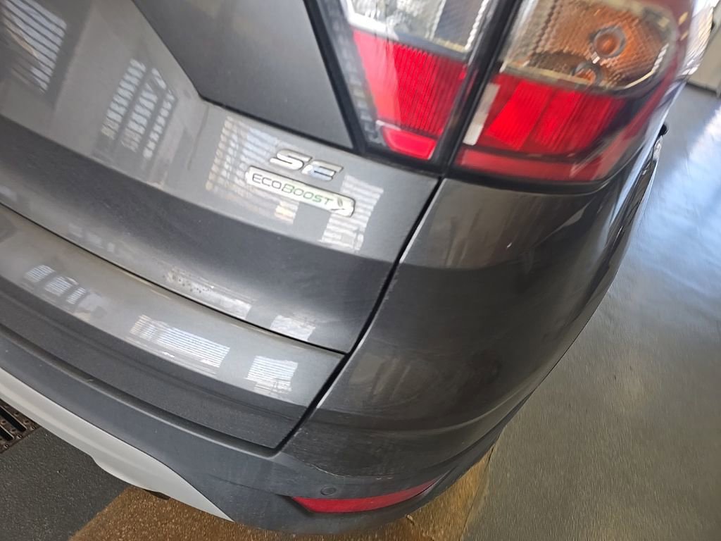 Certified 2017 Ford Escape SE w/ Equipment Group 201A image 8