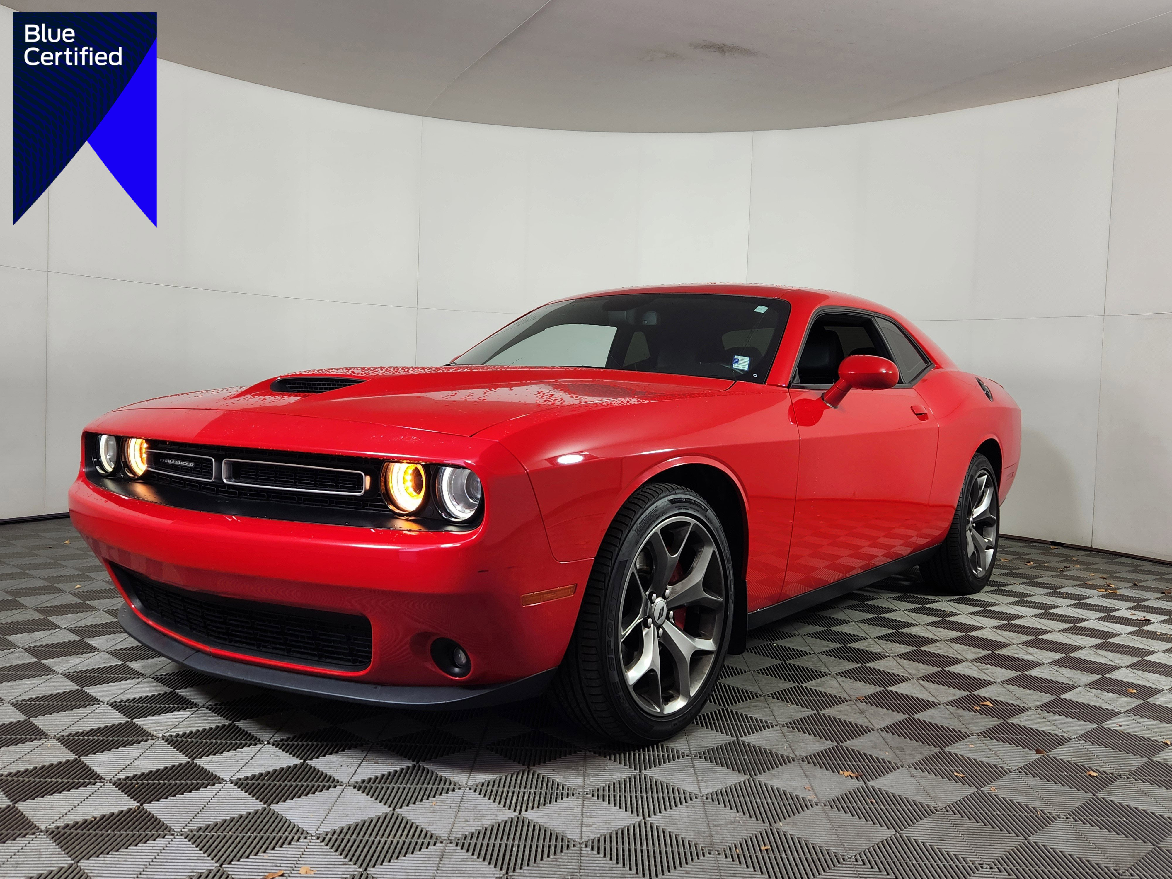 Used 2017 Dodge Challenger SXT Plus image 1