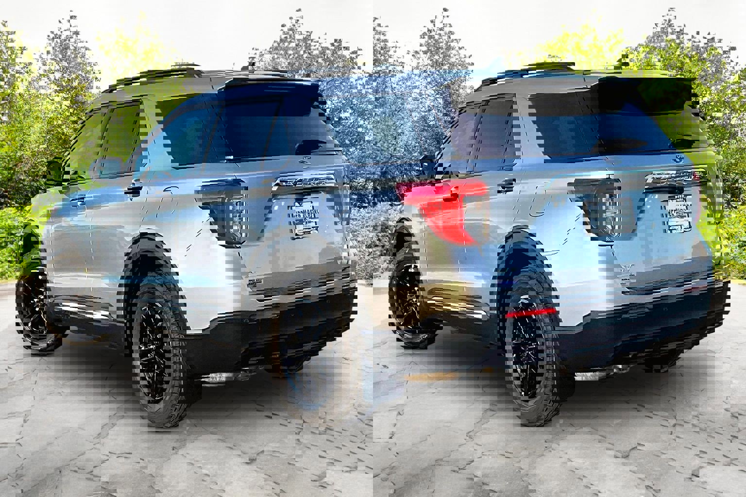 Certified 2021 Ford Explorer XLT image 2