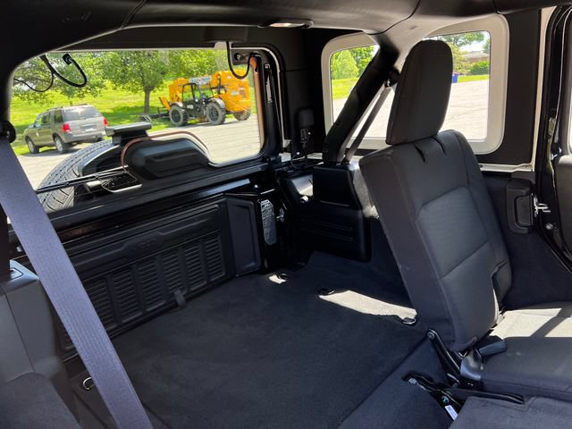 Used 2023 Jeep Wrangler Unlimited Sport AWD/4WD image 33
