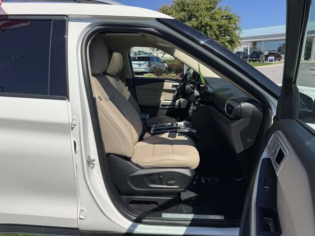 Certified 2021 Ford Explorer Limited w/ Hybrid Equipment Group 310A AWD/4WD image 11