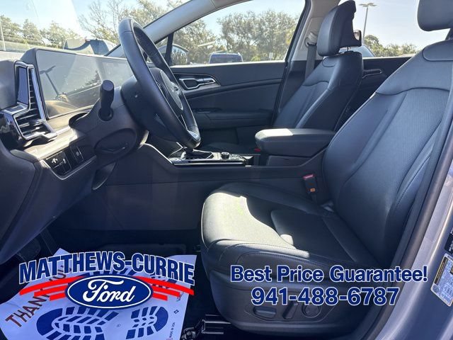 Used 2025 Kia Sportage EX FWD image 9