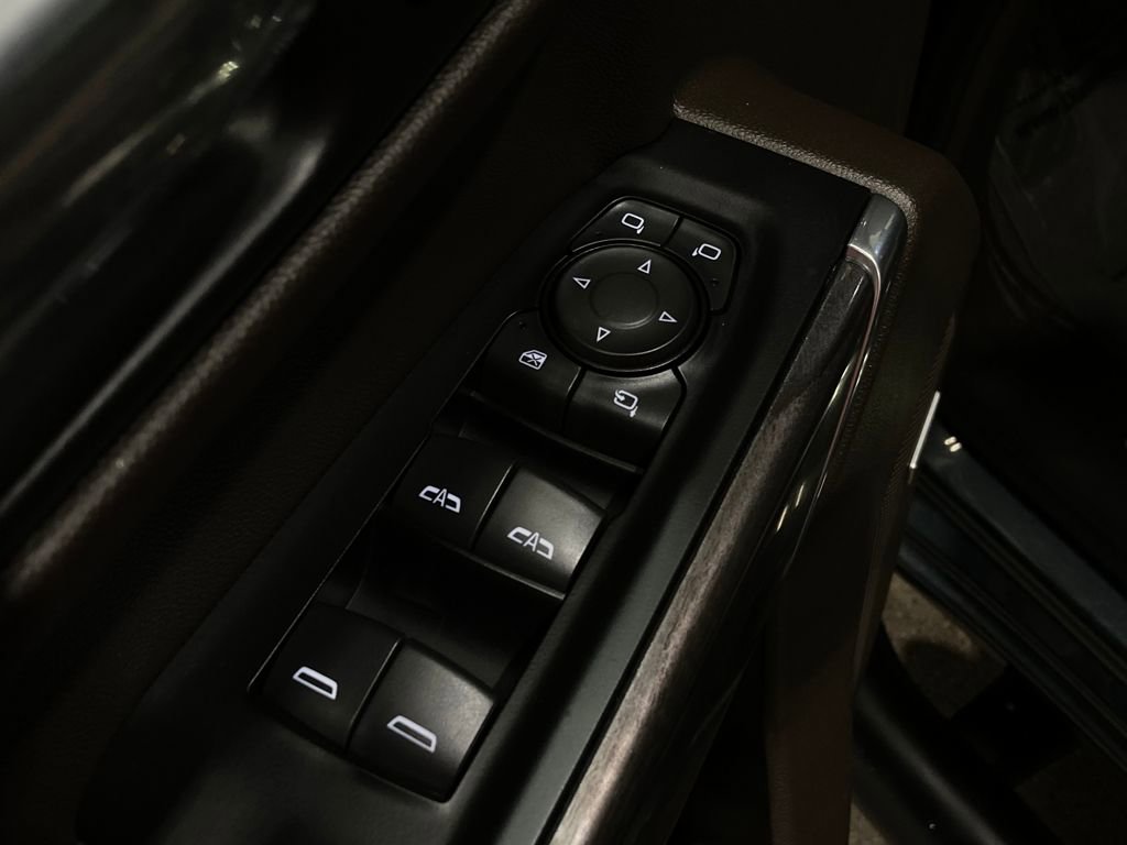 Used 2019 Chevrolet Silverado 1500 LTZ w/ LTZ Premium Package image 26