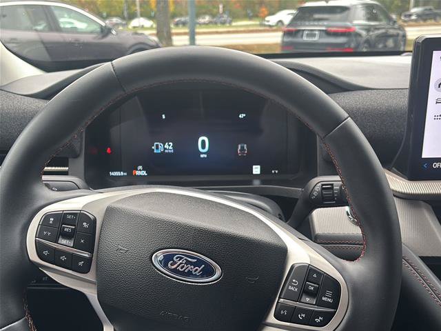 Certified 2025 Ford Explorer Active AWD/4WD image 36