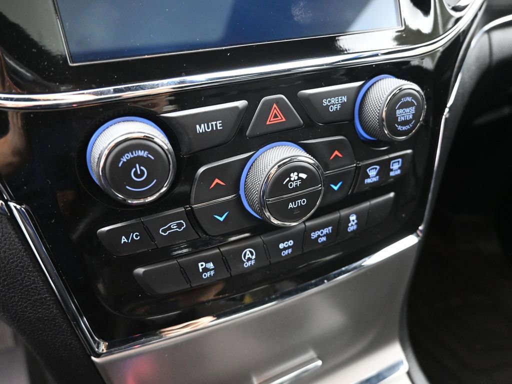 Used 2022 Jeep Grand Cherokee Limited w/ Tech Group image 18