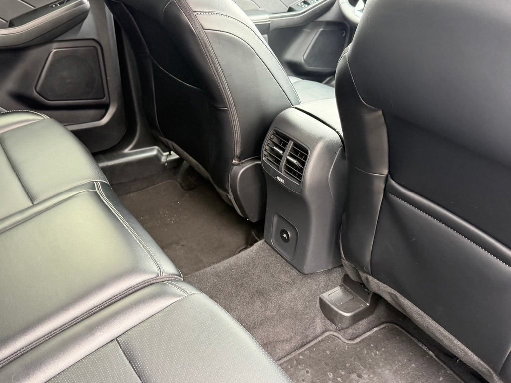 Certified 2025 Ford Escape Platinum AWD/4WD image 44