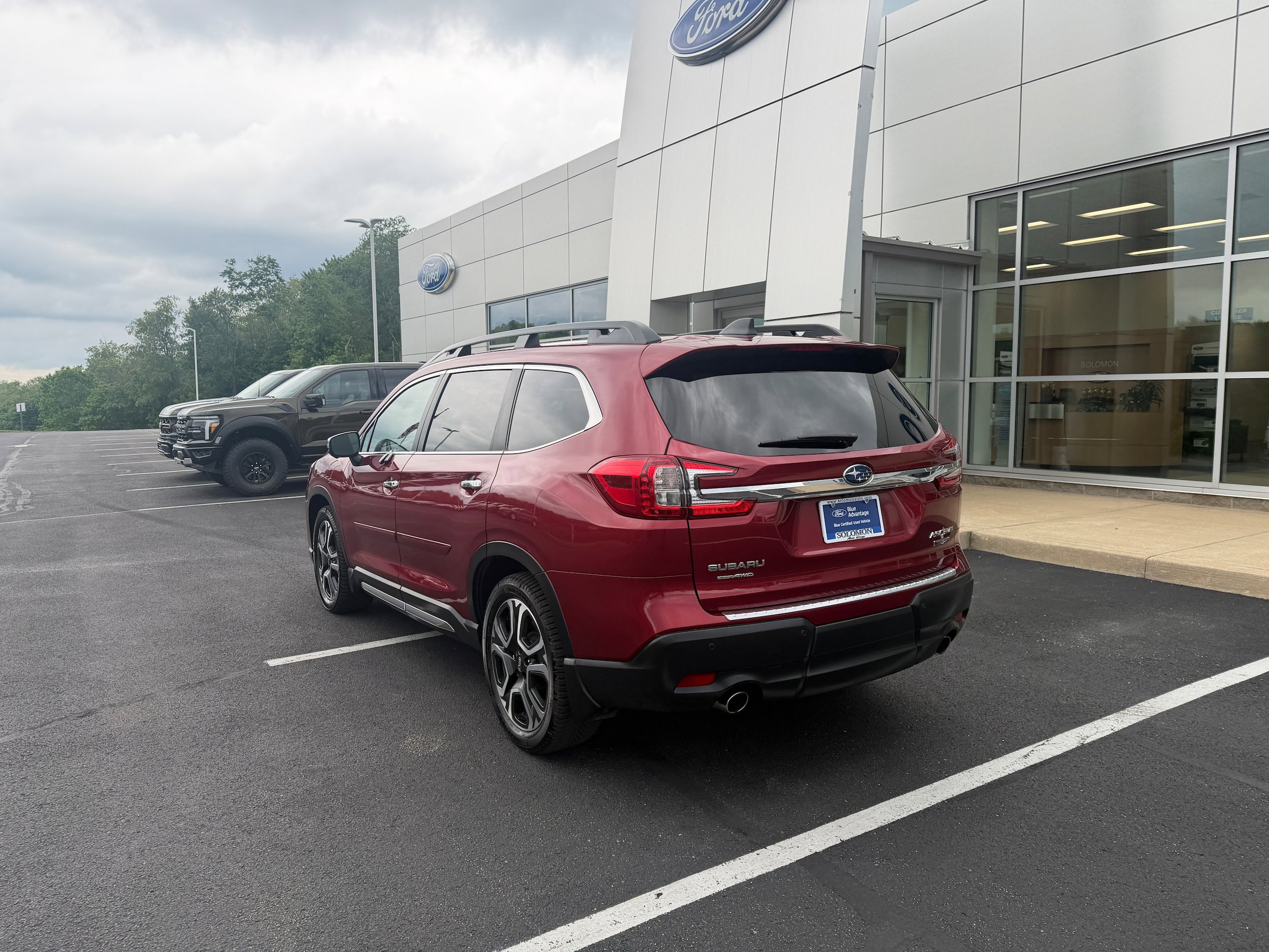 Used 2023 Subaru Ascent Touring AWD/4WD image 8