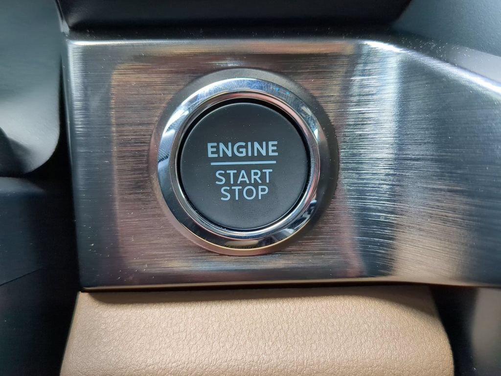 Certified 2024 Ford F250 Lariat w/ Lariat Ultimate Package AWD/4WD image 33