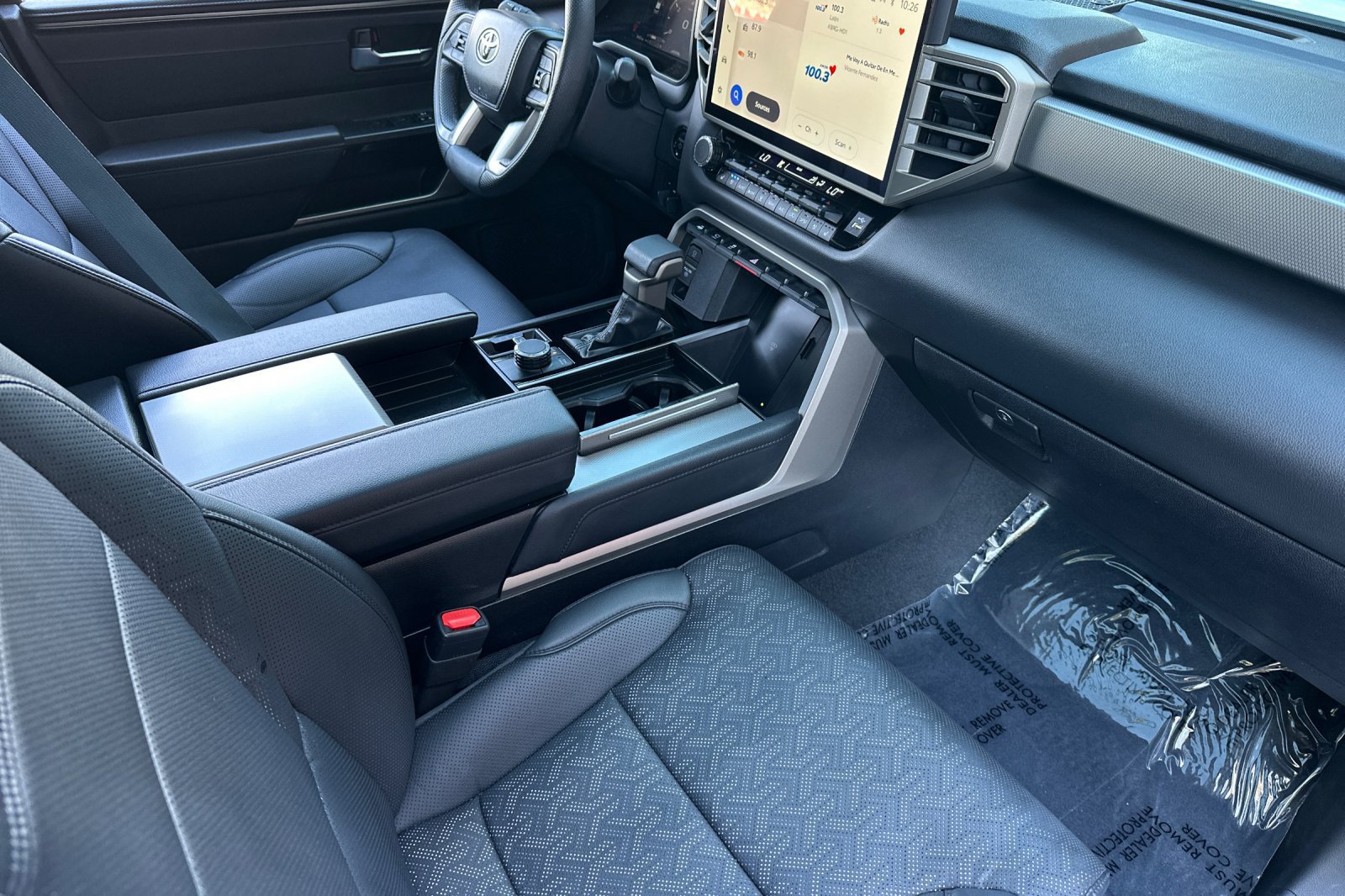 Used 2025 Toyota Sequoia Limited w/ Tow Technology Package AWD/4WD image 20