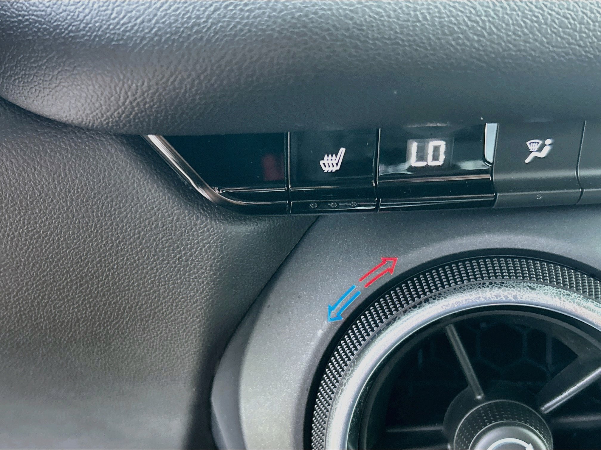 Used 2023 Chevrolet Blazer LT FWD image 20