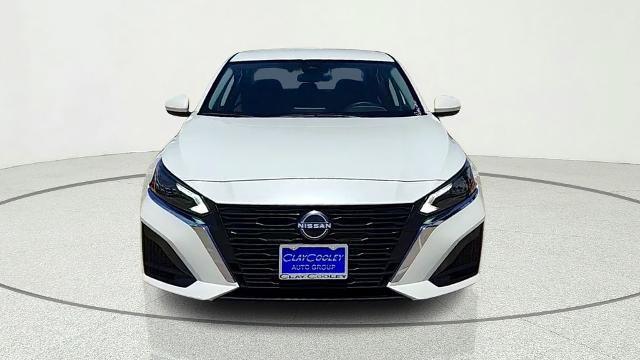 Used 2023 Nissan Altima 2.5 SV FWD image 2