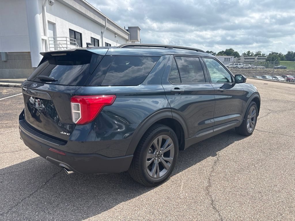 Certified 2023 Ford Explorer XLT w/ Equipment Group 202A AWD/4WD image 7