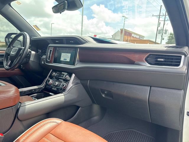 Used 2023 GMC Yukon XL Denali Ultimate AWD/4WD image 19