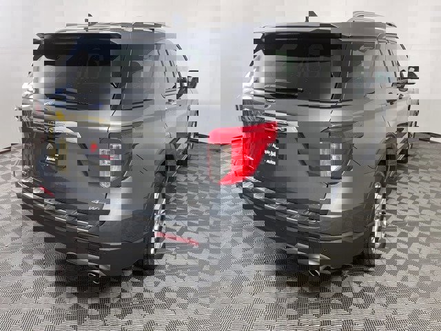 Certified 2023 Ford Explorer Limited w/ Equipment Group 301A image 5