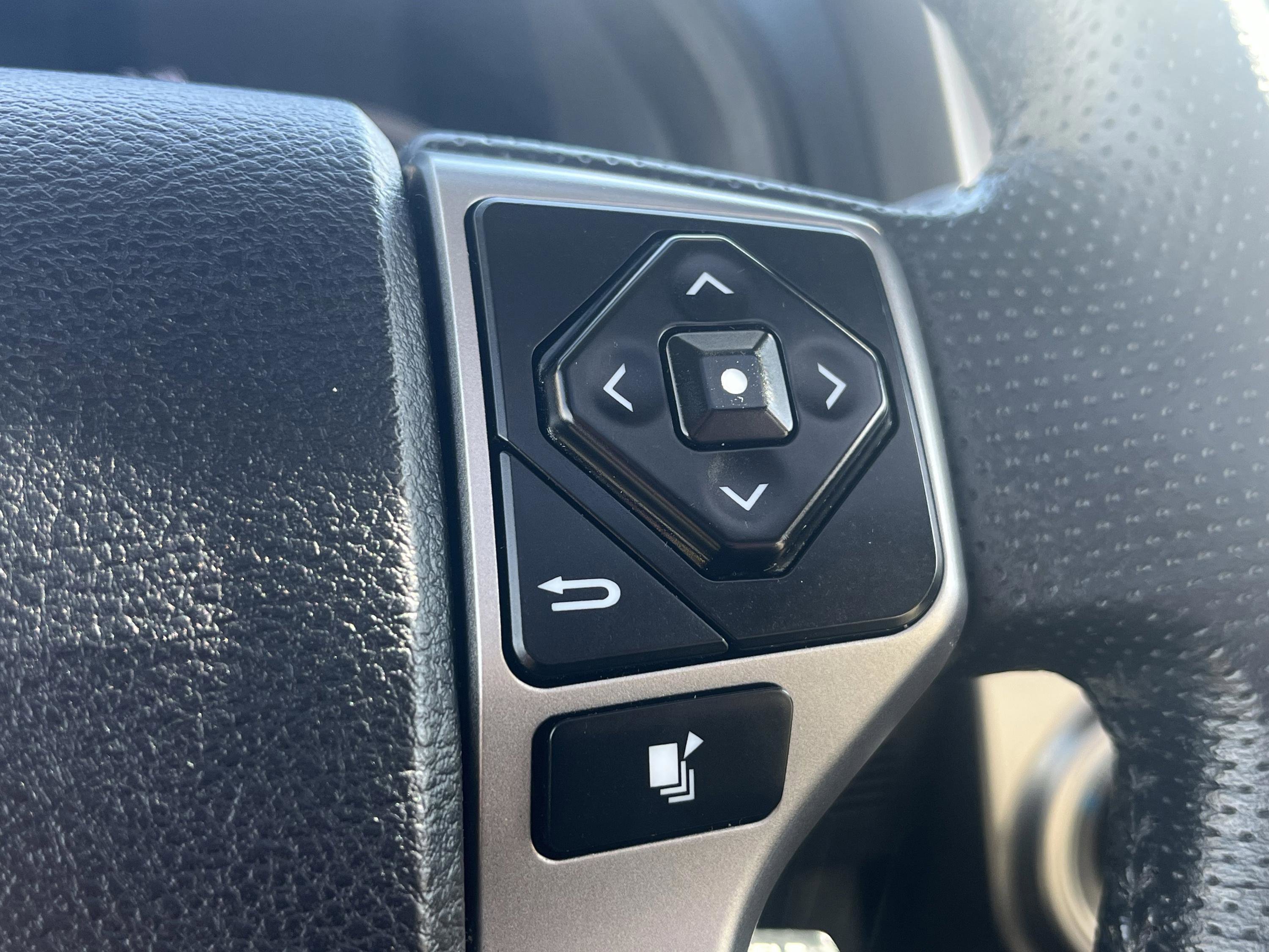 Used 2020 Toyota 4Runner Limited image 17