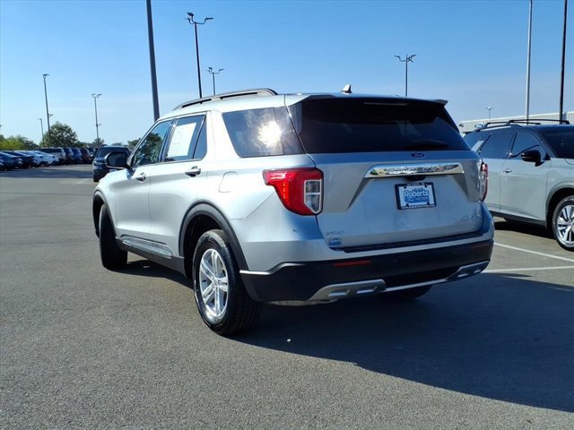 Certified 2023 Ford Explorer XLT w/ Equipment Group 202A image 3